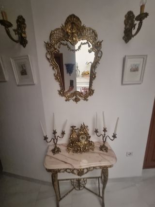 Mesa de entrada o pasillo de bronce 