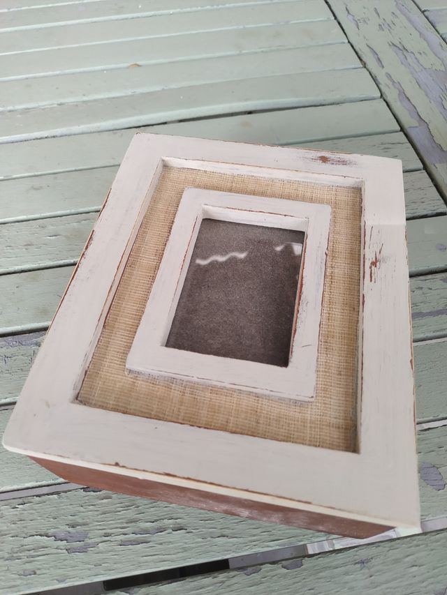 Scatola in legno e vimini