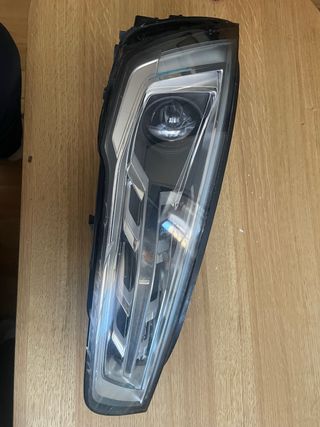 Faro derecho audi A1