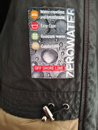 Parka tres cuartos impermeable 