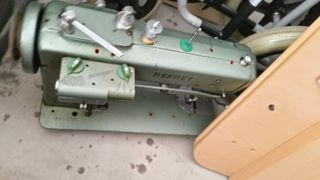 Maquina de coser Refrey profesional