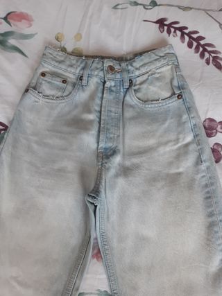 ZARA PANTALÓN VAQUERO EFECTO DESGASTADO 