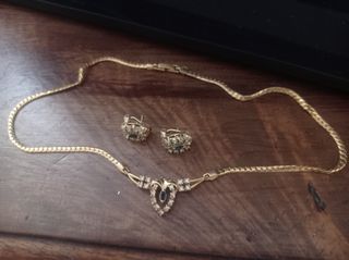 Conjunto clásico cadena y pendientes 