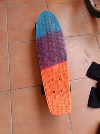 Skate, protectores, casco pack iniciación