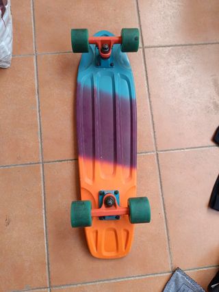 Skate, protectores, casco pack iniciación