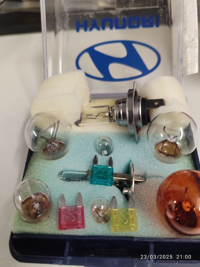 Kit bombillas coche.
Marca Hyundai