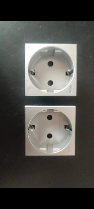 BTICINO AXOLUTE PLATA AXIAL.