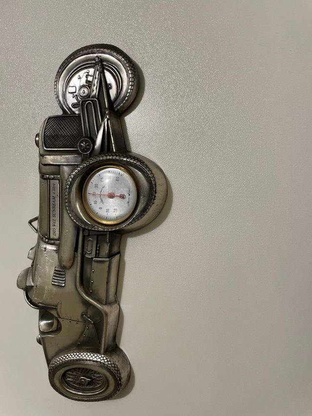 Macchina Vintage con termometro da appendere