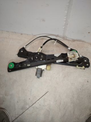 Elevalunas delantero derecho E90