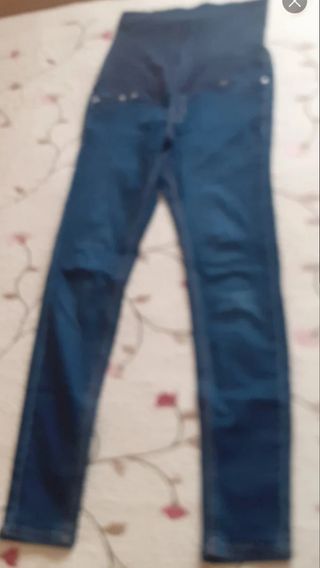 Pantalones vaqueros y monos de premamá.