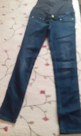 Pantalones vaqueros y monos de premamá.