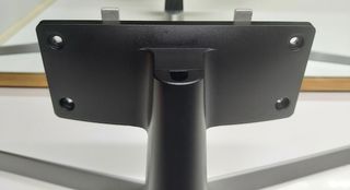 Pie o soporte televisor Hisense H55U7B