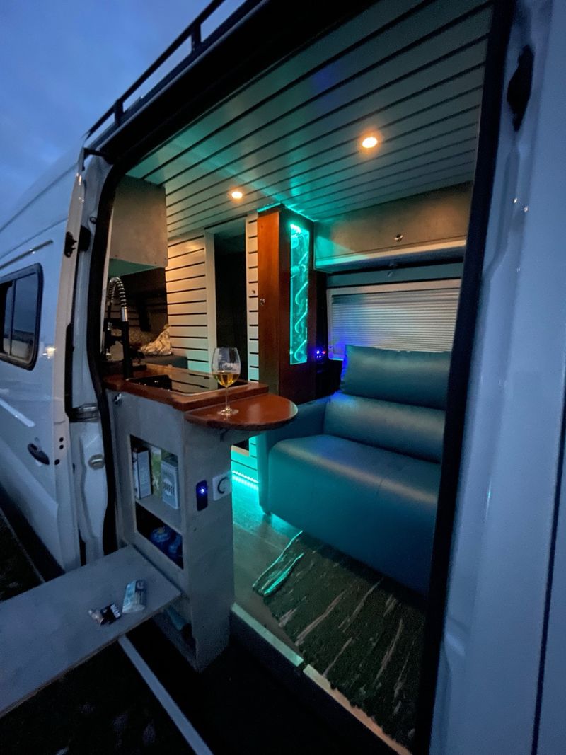 Camper Mercedes-Benz Sprinter 2018 - foto 1