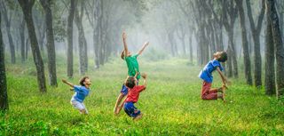 Cuidado de niños, personas mayores y animales.