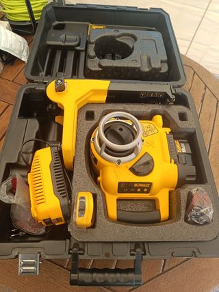 NIVEL LASER DEWALT DW077