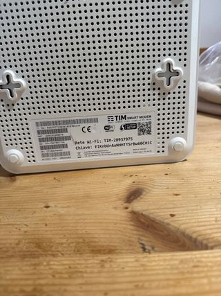 Modem router TIM Technicolor bianco
