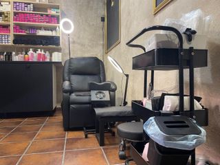 R-7938010 Traspaso Peluquería Estética Sant Andreu
