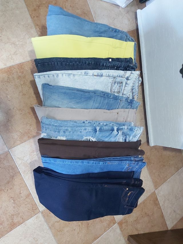 Lote de pantalones vaqueros estrechos