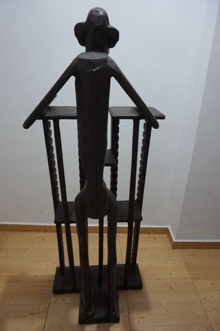 Estantería porta CDs madera africana tribal