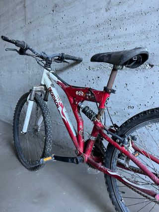 Mountain bike da bambino Decathlon da riparare