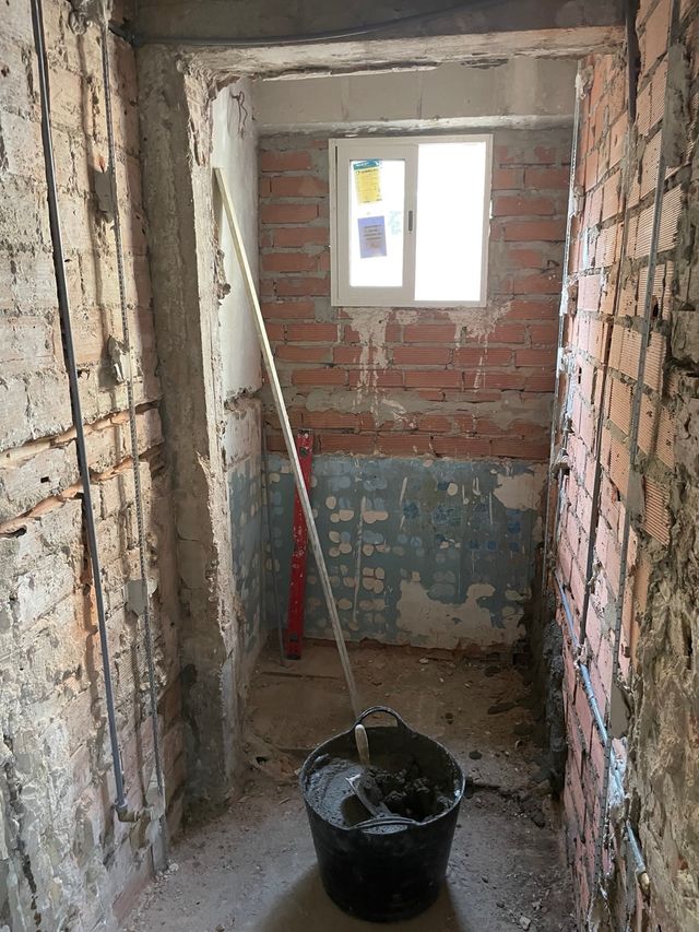 Servicios de Remodelación y Colocación de Azulejos