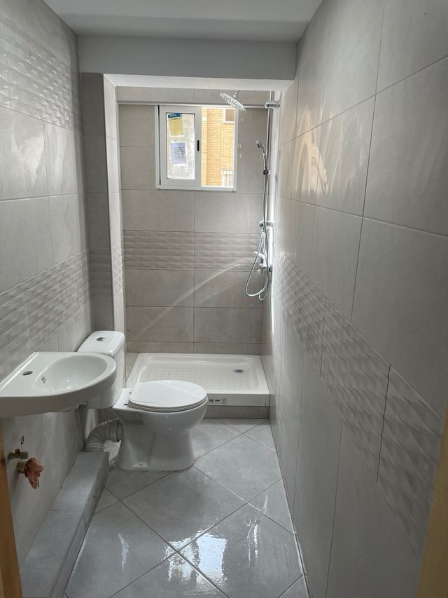 Servicios de Remodelación y Colocación de Azulejos