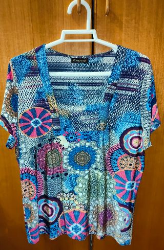 Blusa de mujer casi nueva talla 48.