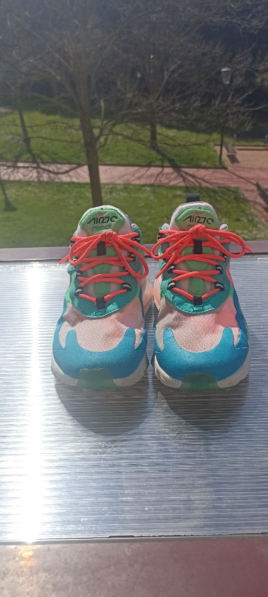 Nike Air 270 React