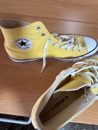 Converse amarillas