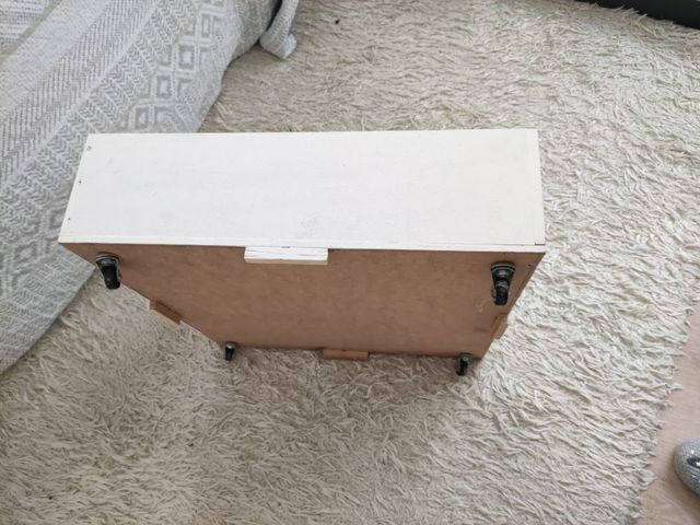 Cajón bajo cama con ruedas