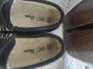 Bonitos zapatitos azul marino ante n° 28