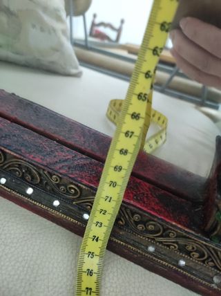 Specchio in legno decorato