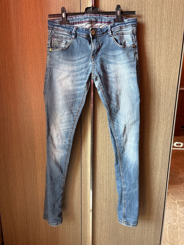 Jeans attillati