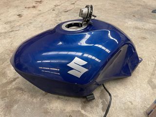 Deposito GSX600F