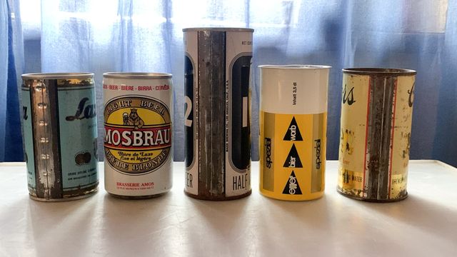 Lattine di birra vuote da collezione