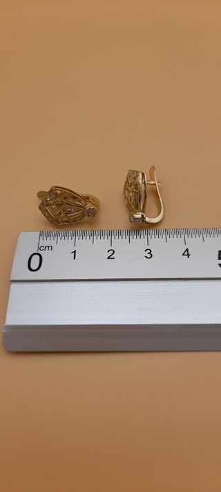 Pendientes de oro 18kt con brillantes. 