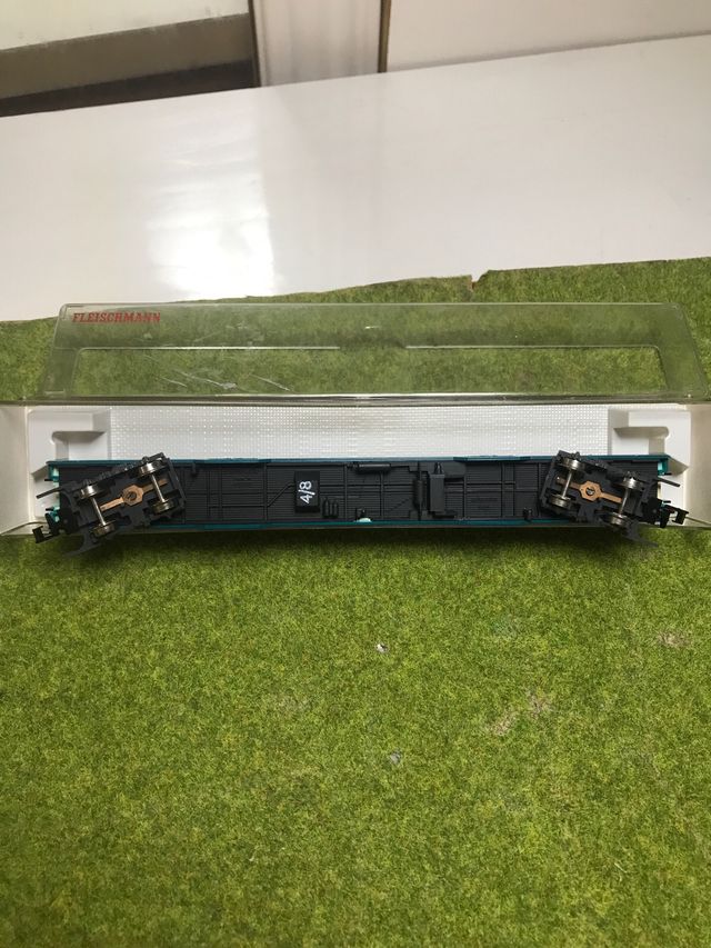 COCHE DE PASAJEROS CON LUZ FLEISCHMANN