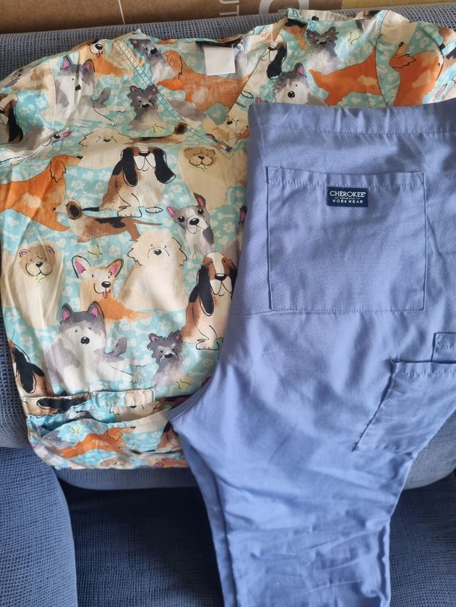 Casaca veterinaria y pantalón