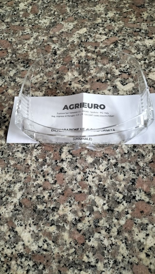 Occhiali per protezione