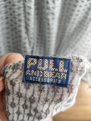 Fular gris de Pull and Bear