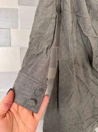 Vestito con collo largo