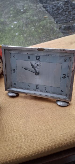 Sveglie vecchie da aggiustare