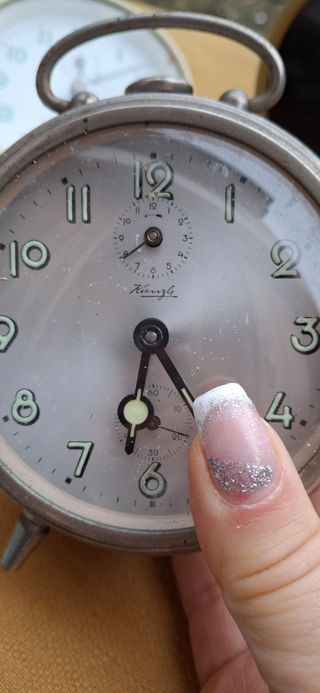 Sveglie vecchie da aggiustare