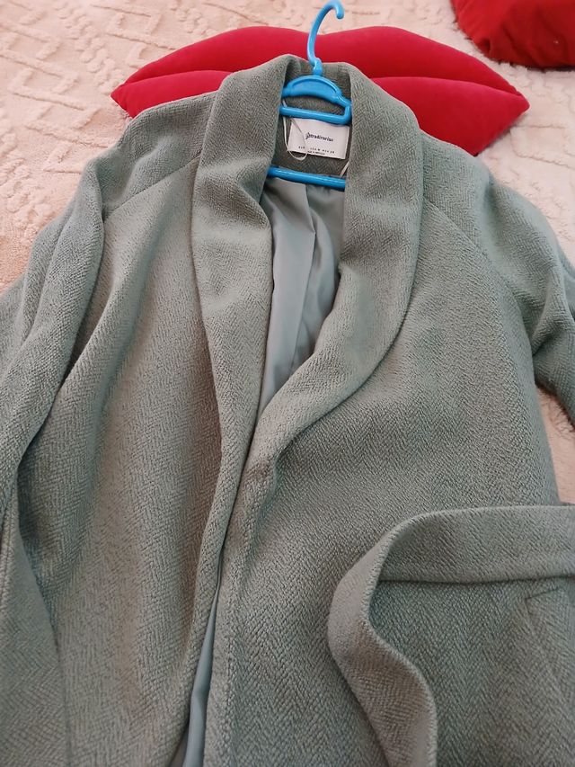 Abrigo verde stradivarius