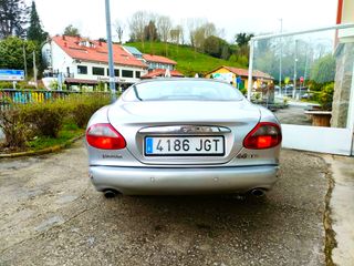 Jaguar XK8 4.0 284cv Optimo estado. TODAS LAS REVS