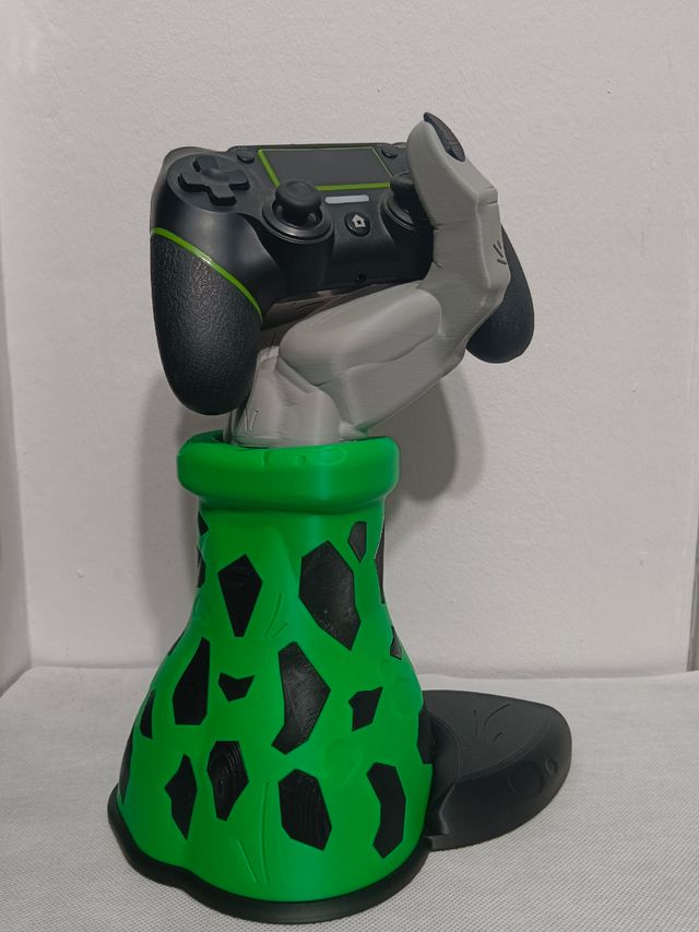 Mano Célula dragón ball 