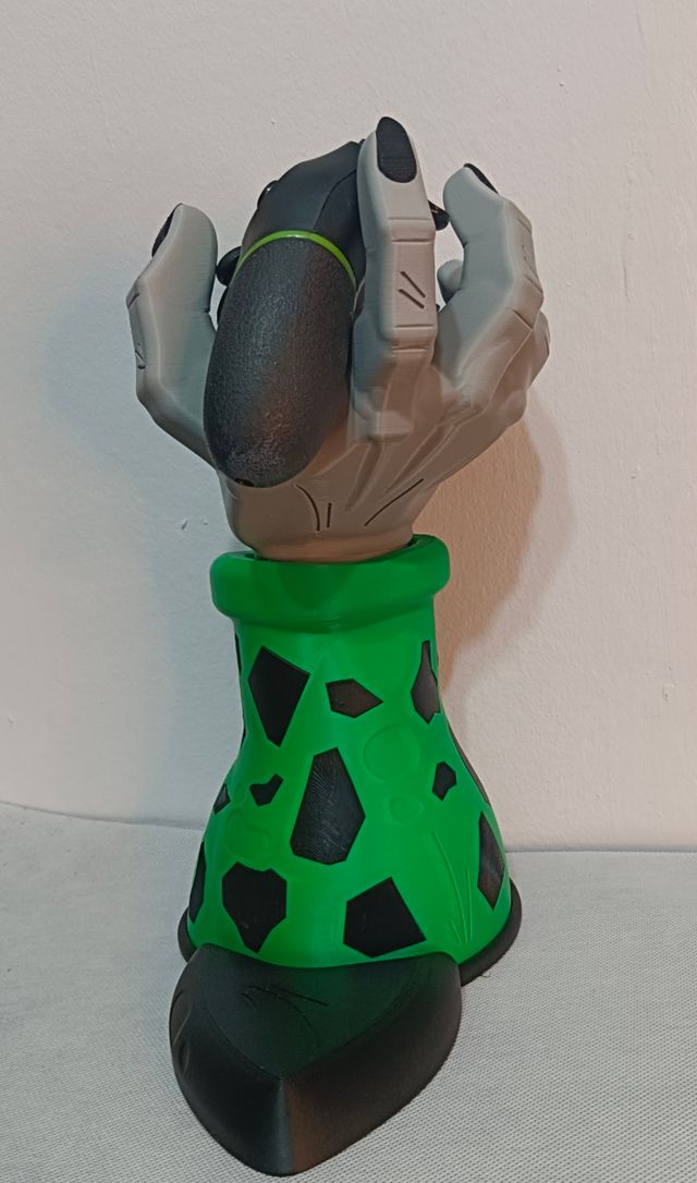 Mano Célula dragón ball 