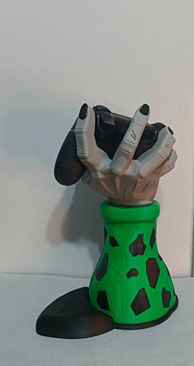 Mano Célula dragón ball 