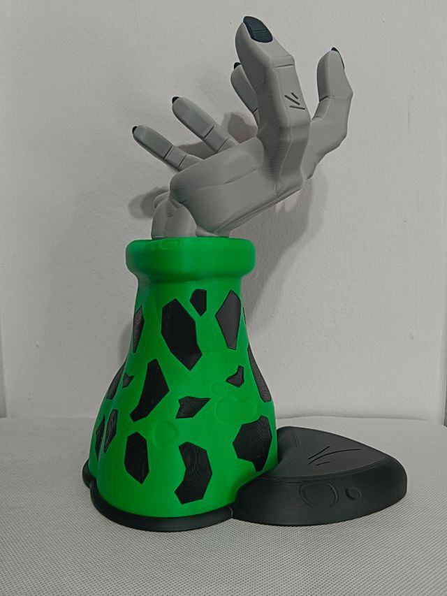 Mano Célula dragón ball 