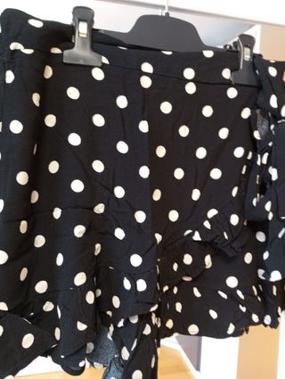 Falda pantalón mujer ZARA.